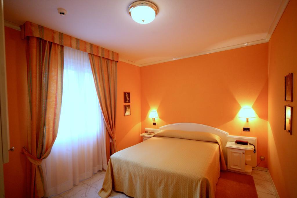 Hotel Villa Leri Monte Colombo Exterior photo